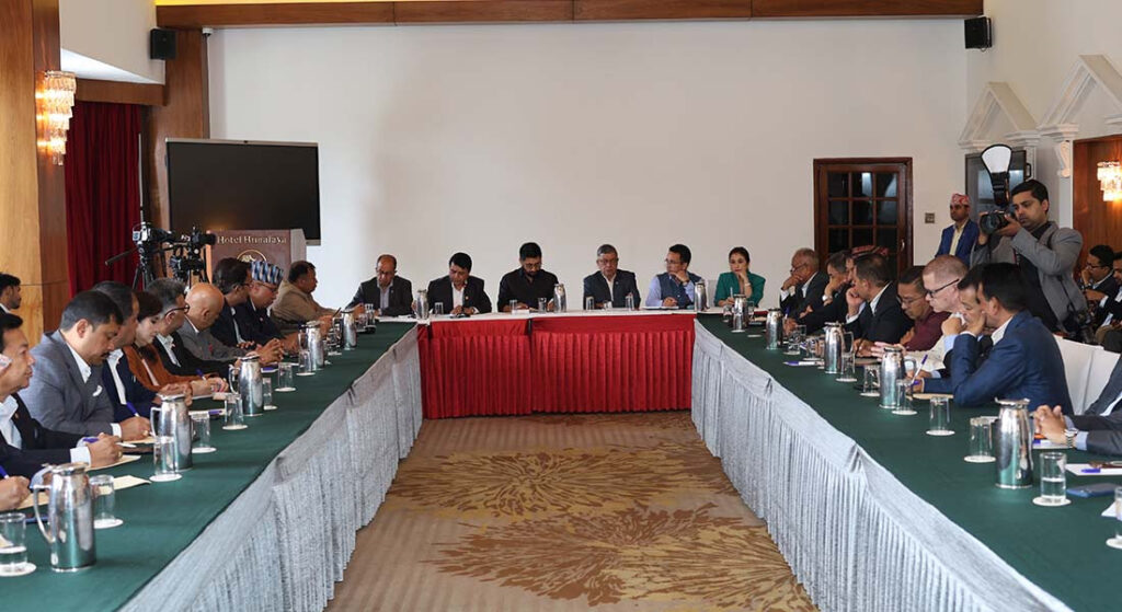 समस्या समाधानका लागि नेताको घर धाउनु पर्दैन: सभापति लामिछाने