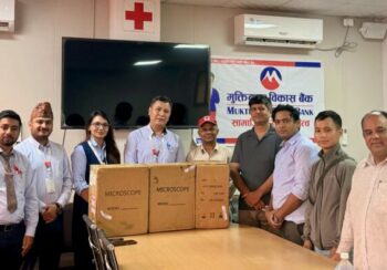 मुक्तिनाथ विकास बैंकद्वारा रेडक्रस लुम्बिनी प्रदेशलाई ३ थान जैविक सूक्ष्मदर्शी हस्तान्तरण