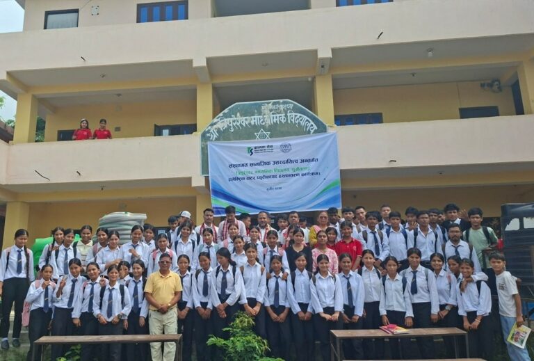 कामना सेवा विकास बैंकद्वारा त्रिपुरेश्वर माविलाई पानी ट्याङ्की र वाटर प्युरिफायर सहयोग